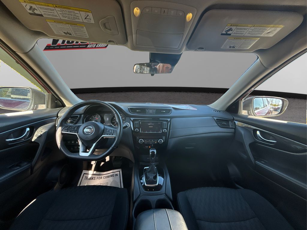 2019 Nissan Rogue SV photo 22