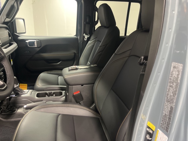 2025 Jeep Gladiator Sport photo 6