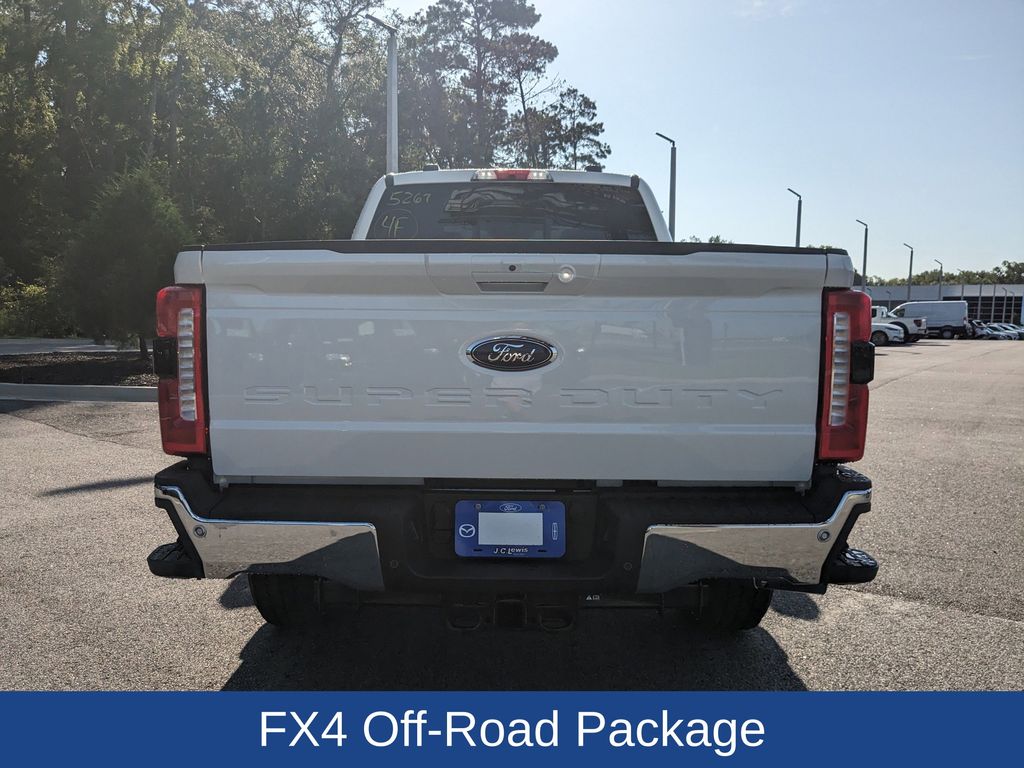 2025 Ford F-250 Lariat photo 4
