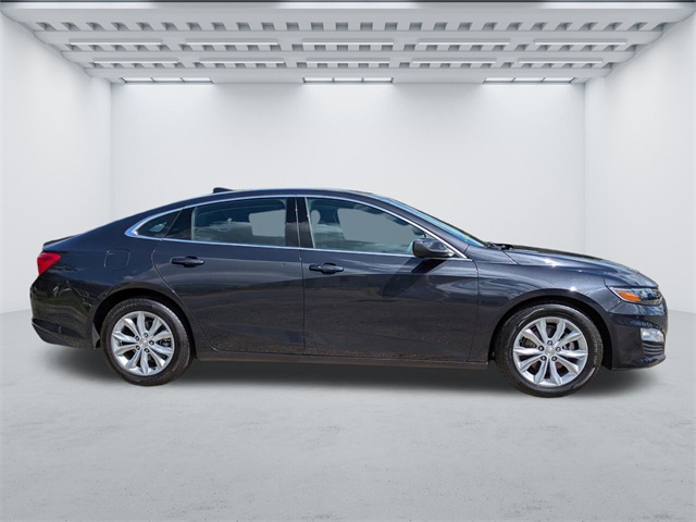 2023 Chevrolet Malibu 1LT photo 2