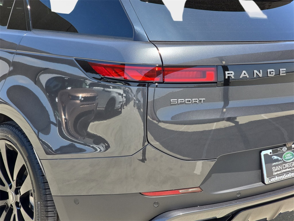 2025 Land Rover Range Rover Sport SE photo 30