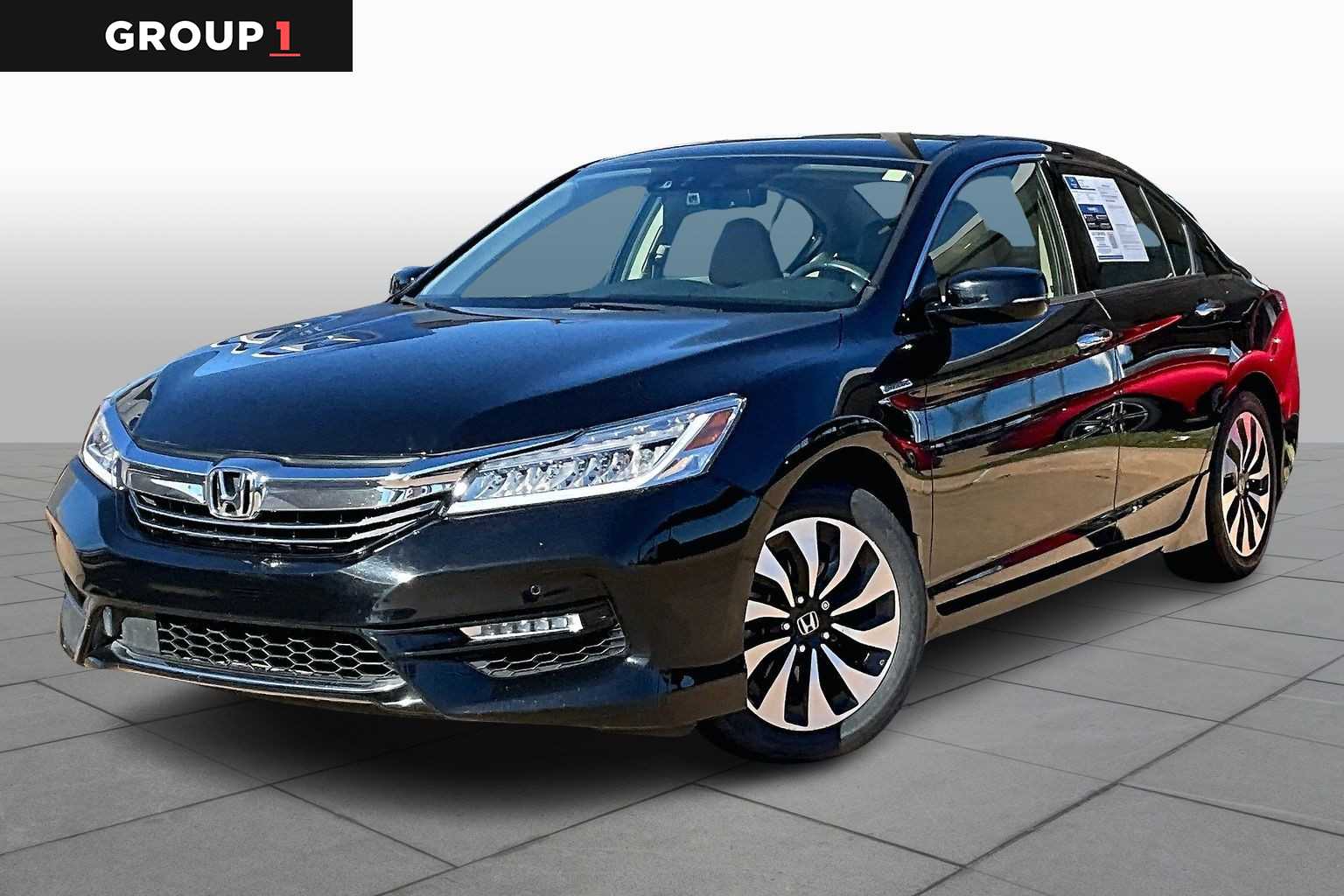 2017 Honda Accord Hybrid Touring's photo