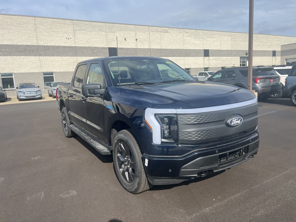 2025 Ford F-150 Lightning photo 3