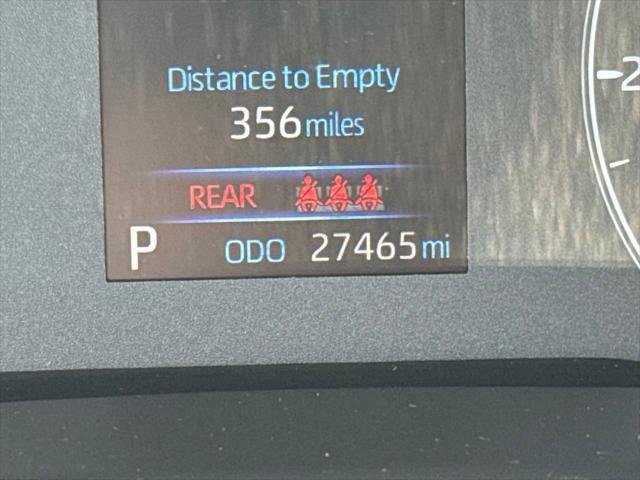 2024 Toyota Corolla LE photo 4