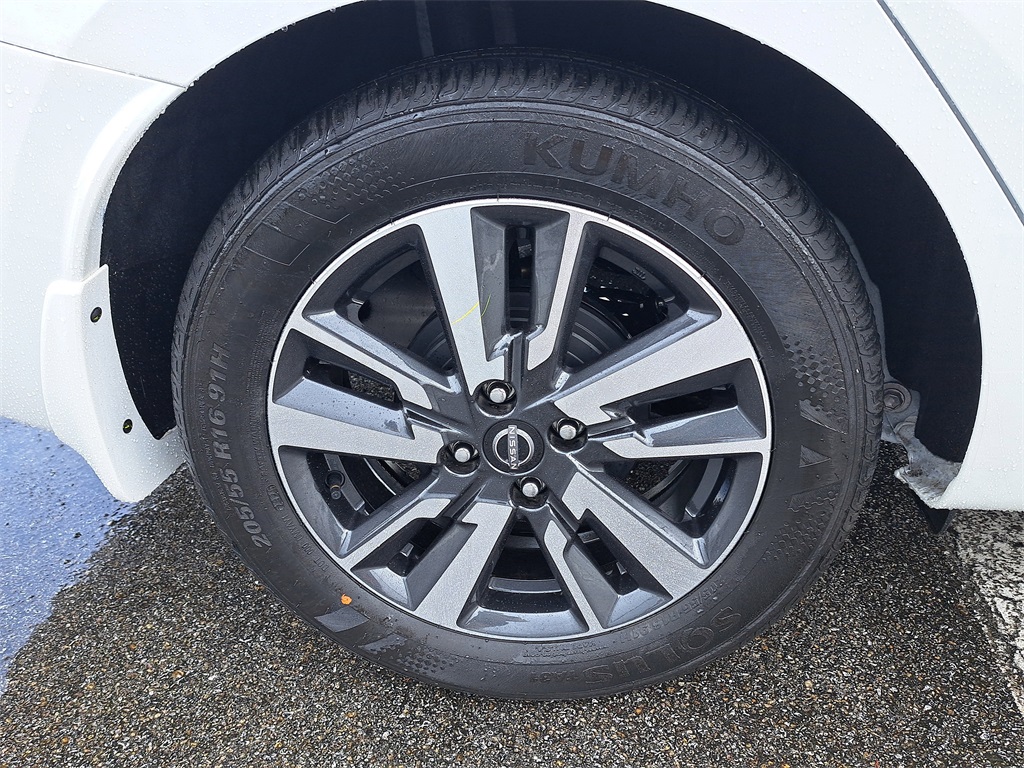 2025 Nissan Versa 1.6 SV photo 8