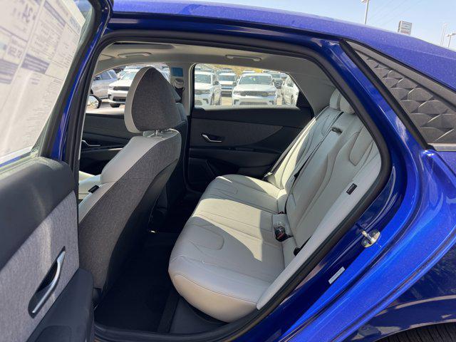 2025 Hyundai Elantra Limited photo 19