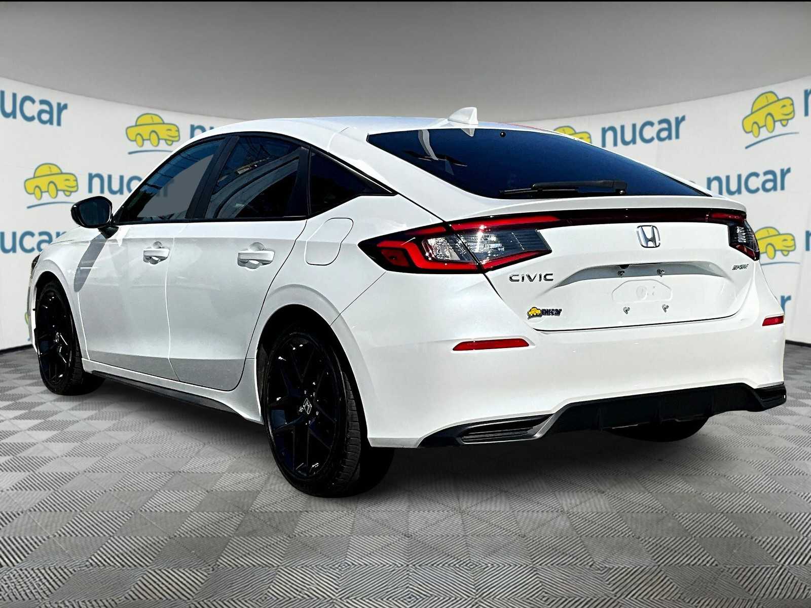 2024 Honda Civic Hatchback Sport photo 2