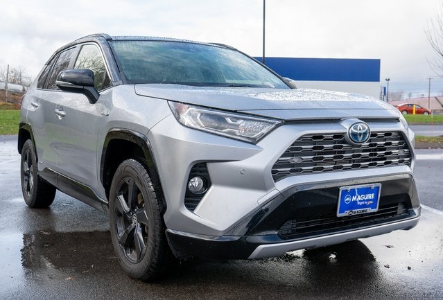 2020 Toyota RAV4 Hybrid XSE photo 4
