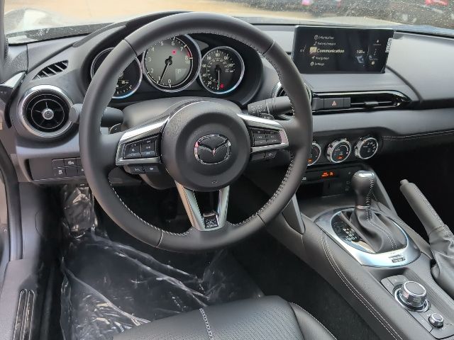 2025 Mazda MX-5 Miata Miata RF Grand Touring photo 10