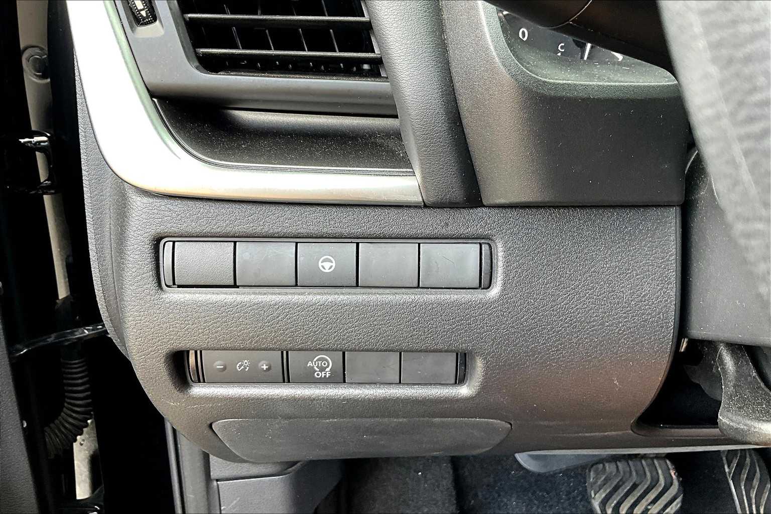 2023 Nissan Rogue SV photo 31
