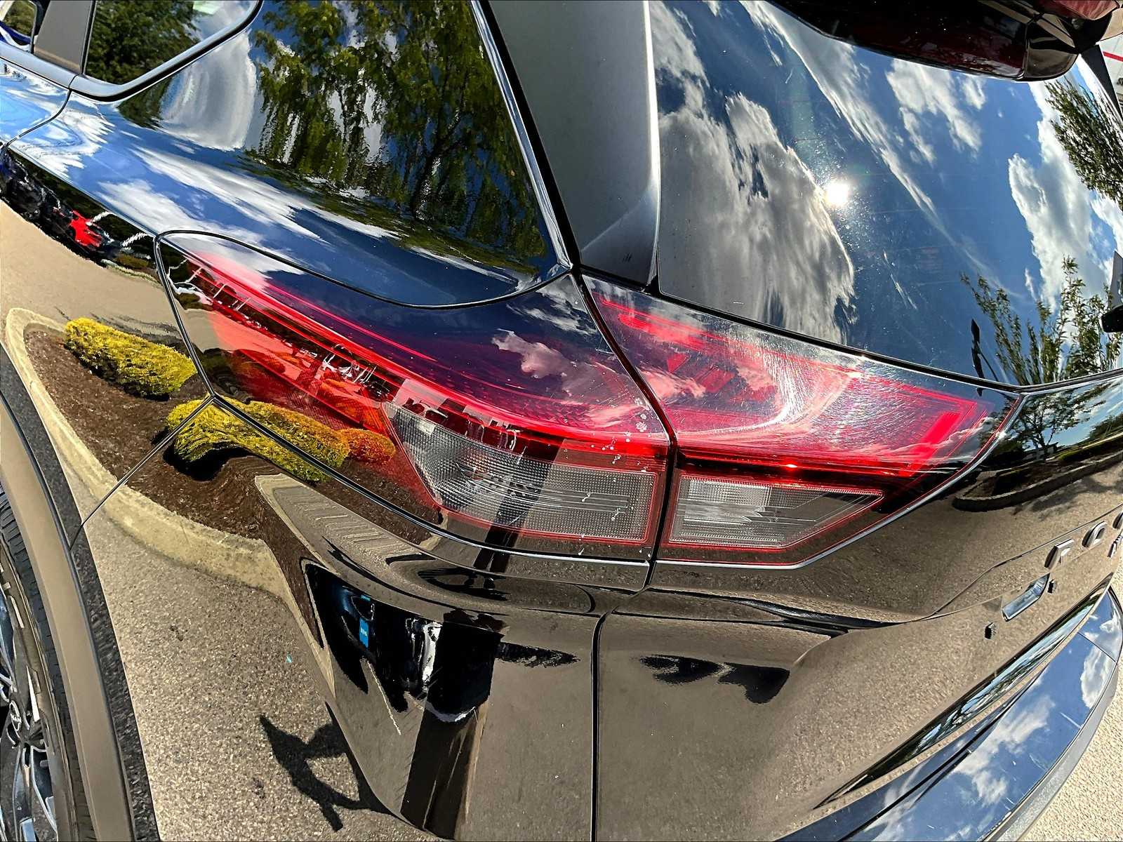 2025 Nissan Rogue SV photo 27