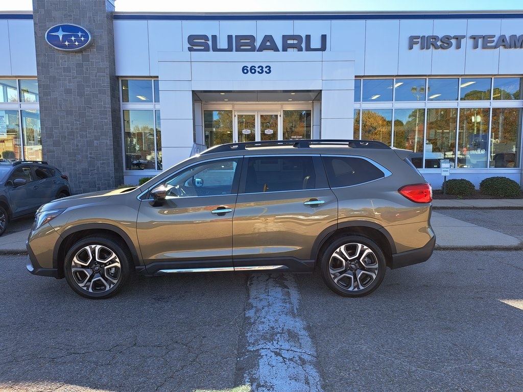 2024 Subaru Ascent Touring photo 3