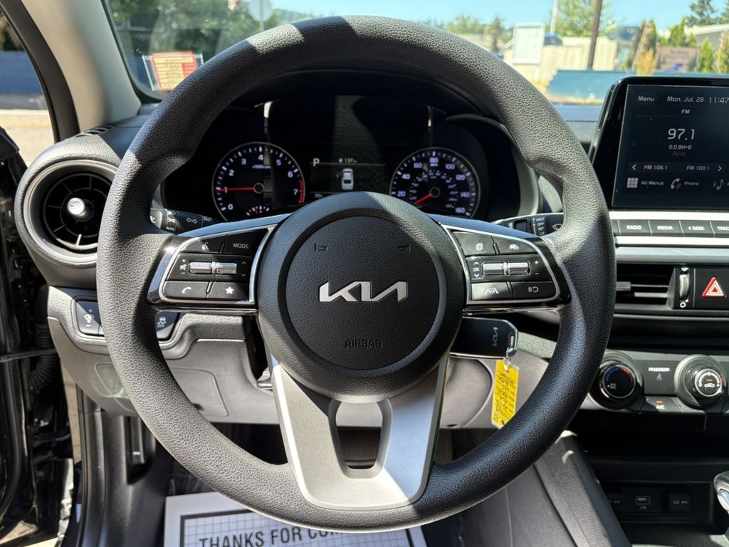 2023 Kia Forte LXS photo 16