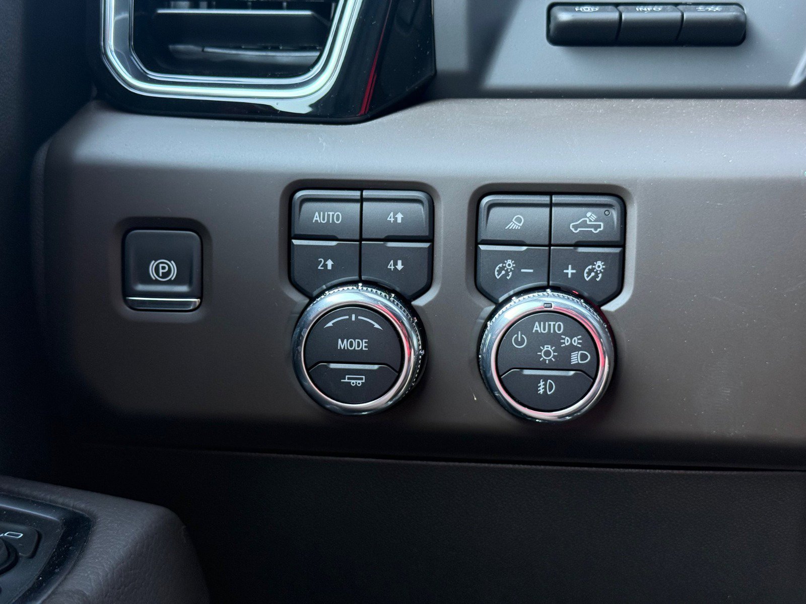 2025 Gmc Sierra 2500 HD Denali photo 17