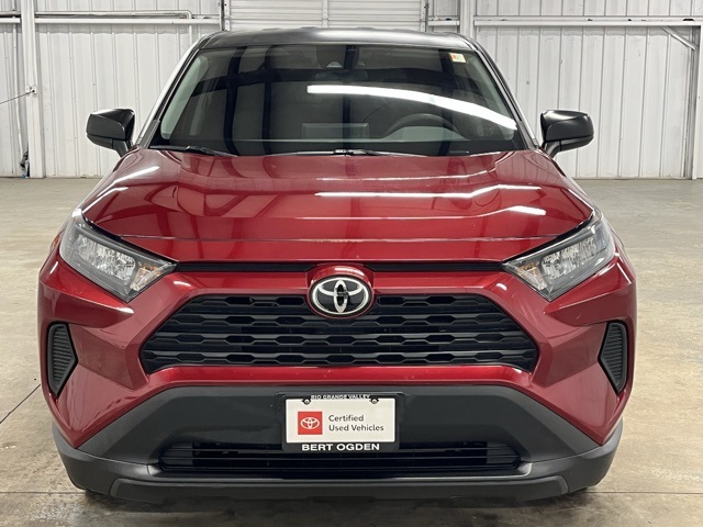 2022 Toyota RAV4 LE photo 2