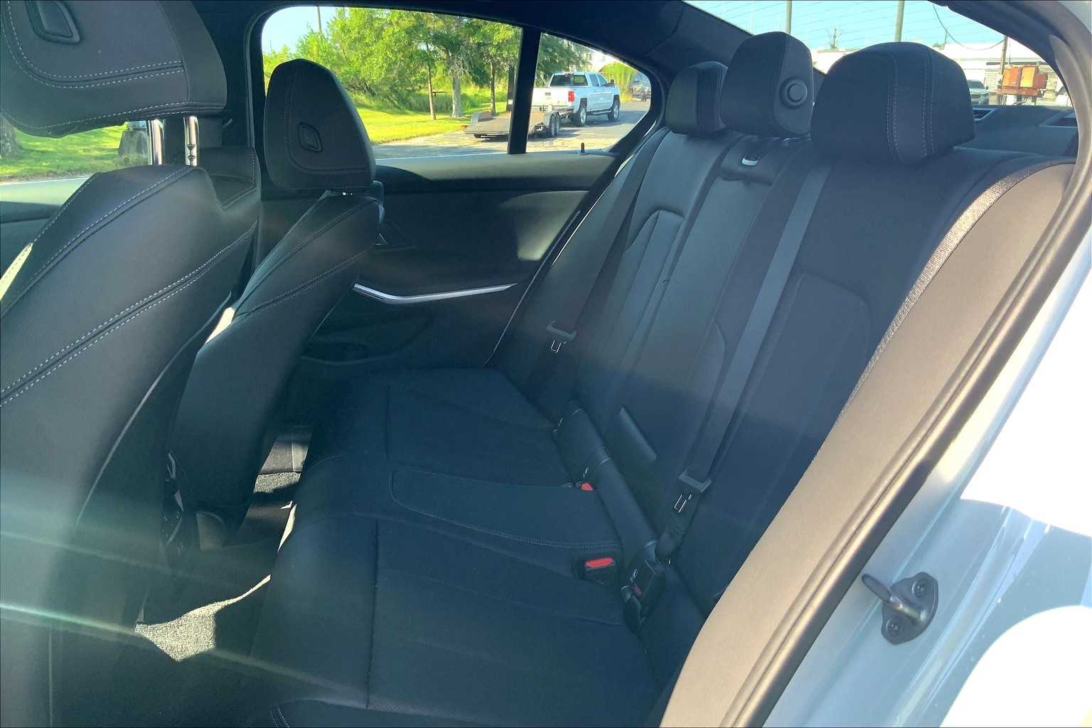 2025 Bmw 330i photo 21