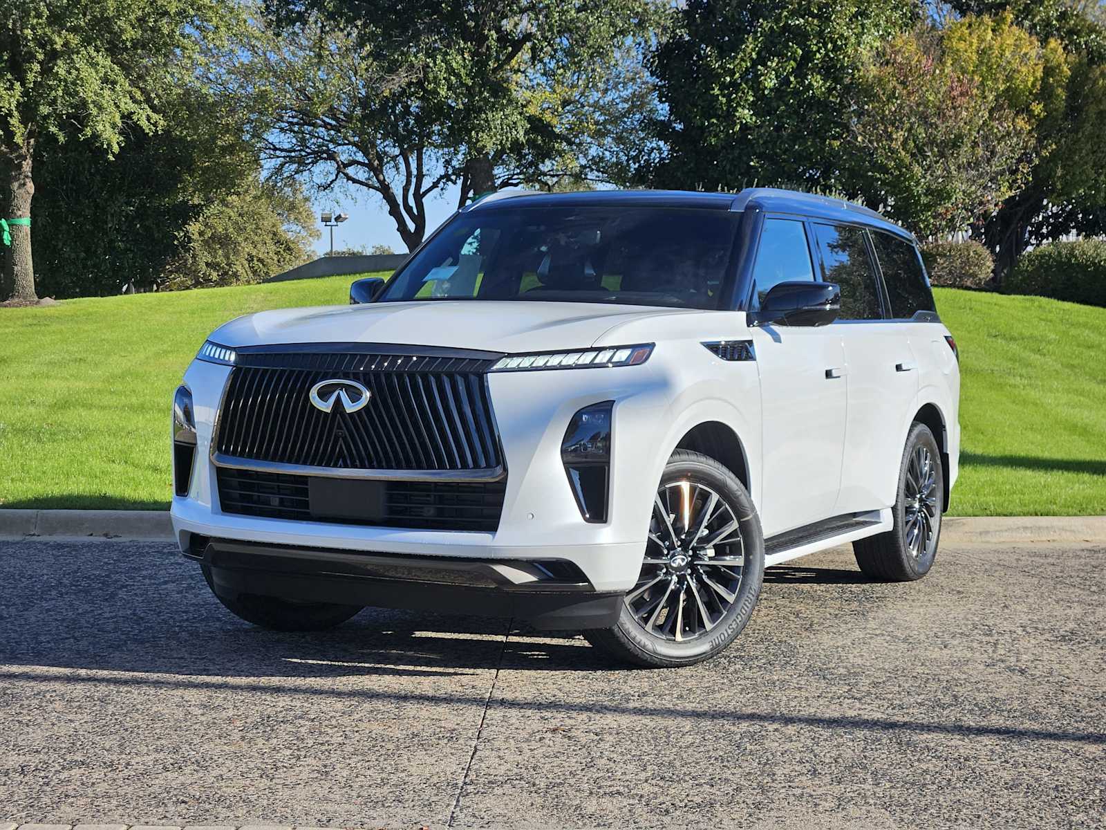2026 INFINITI QX80 Autograph's photo