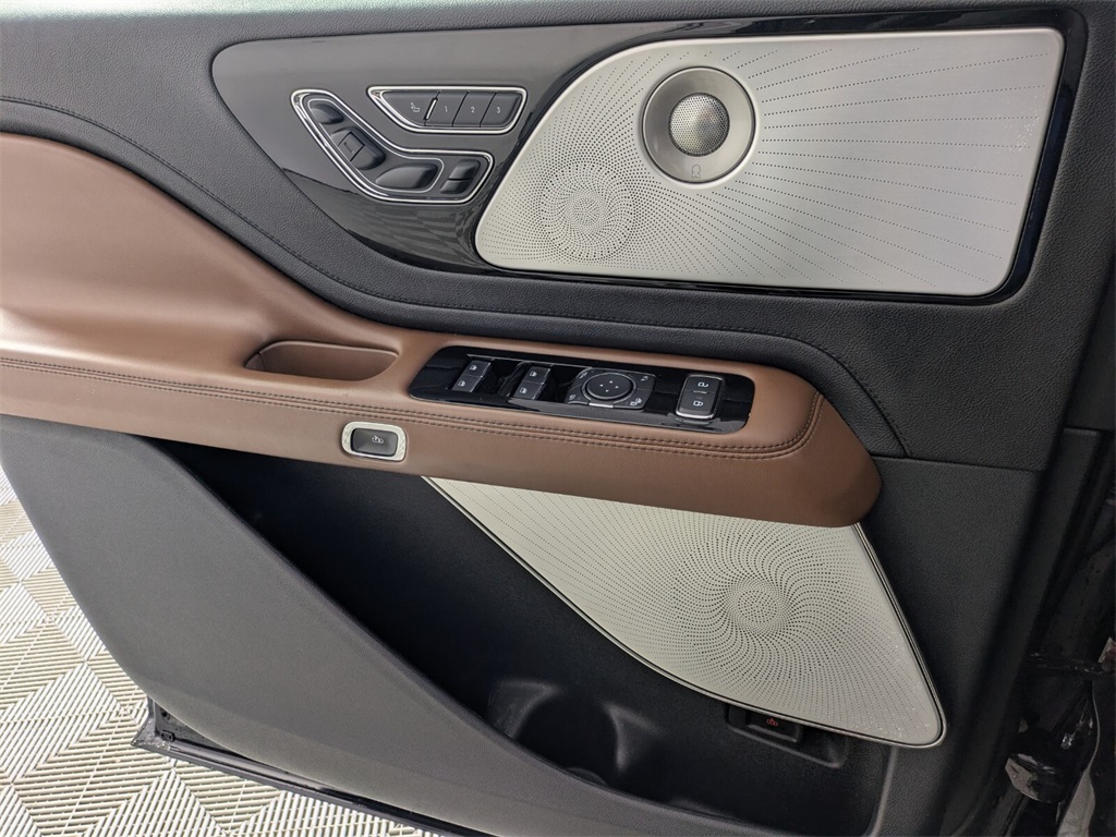 2021 Lincoln Aviator Grand Touring photo 27