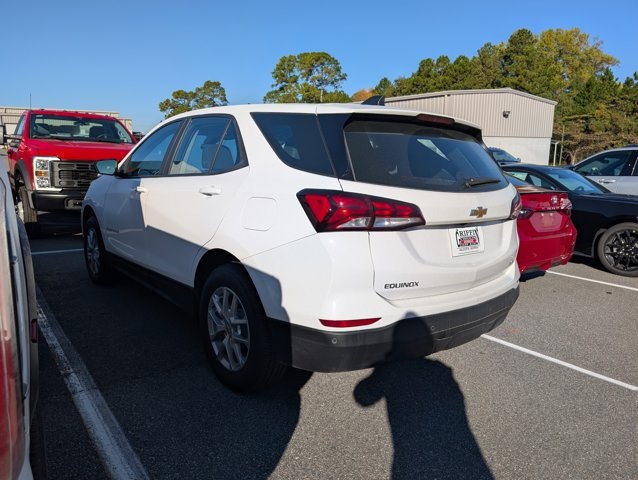 2024 Chevrolet Equinox LS photo 4