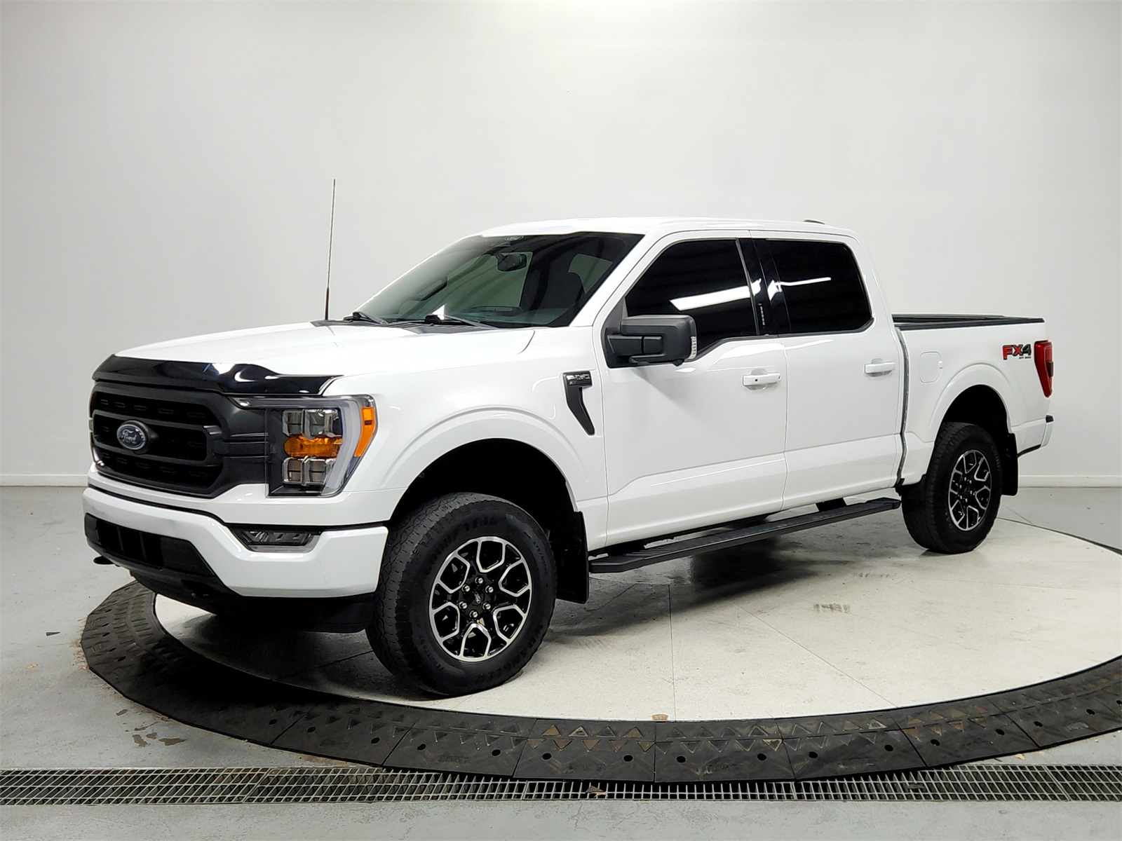 2022 Ford F-150 XLT photo 3
