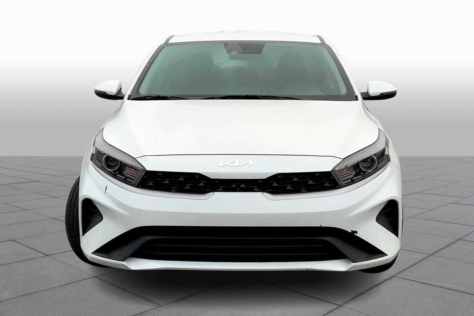 2023 Kia Forte LXS photo 3