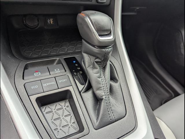 2023 Toyota RAV4 XLE Premium photo 11