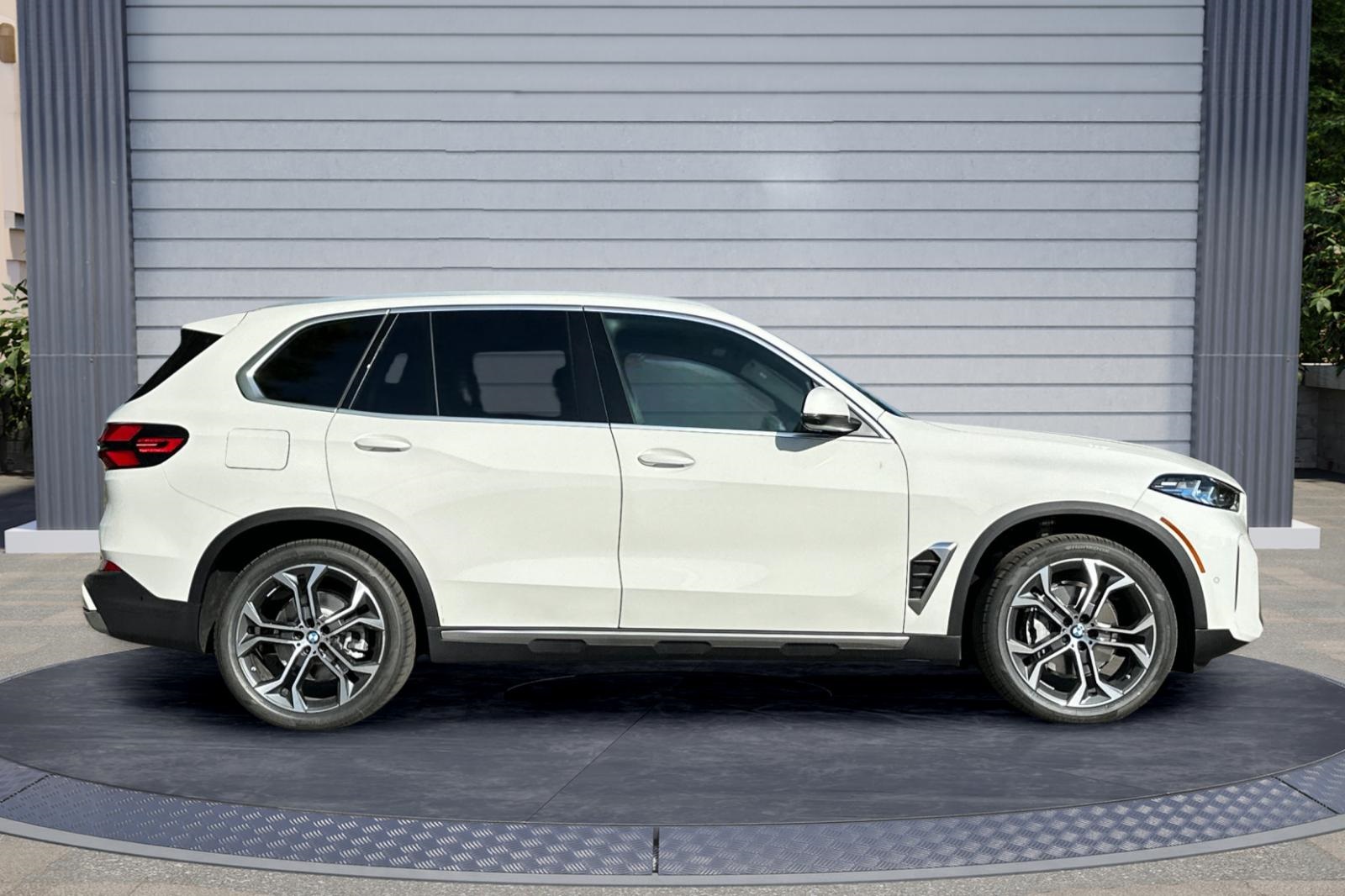 2026 Bmw X5 sDrive40i photo 3