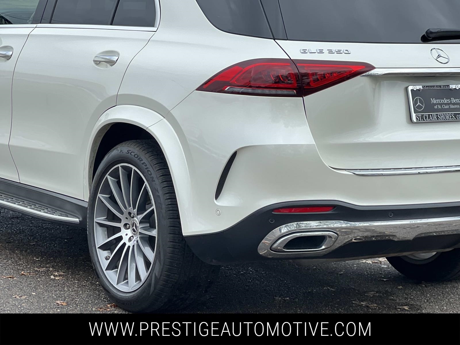 2023 Mercedes Benz GLE 350 4MATIC photo 4