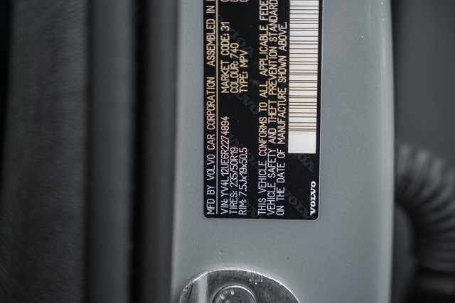 2024 Volvo XC40 Plus photo 30