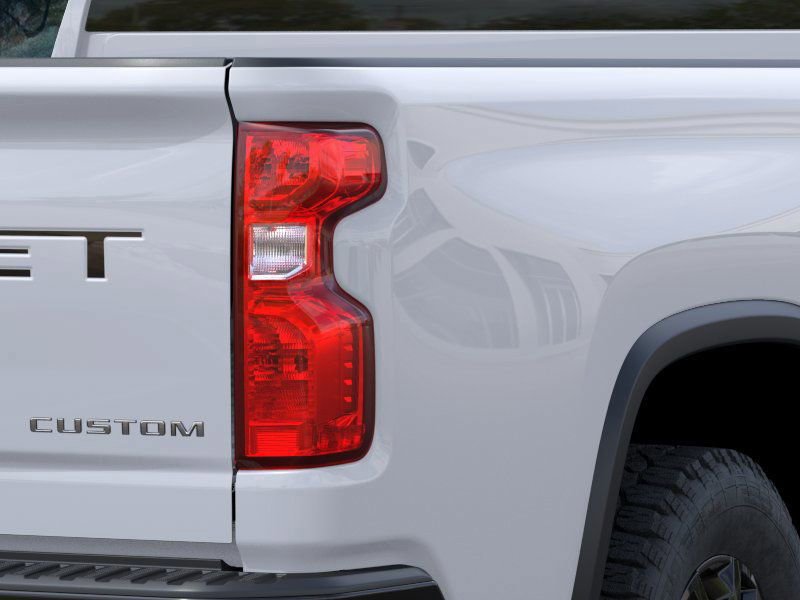 2025 Chevrolet Silverado 2500HD Custom photo 9