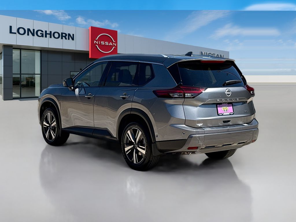 2025 Nissan Rogue SL photo 4