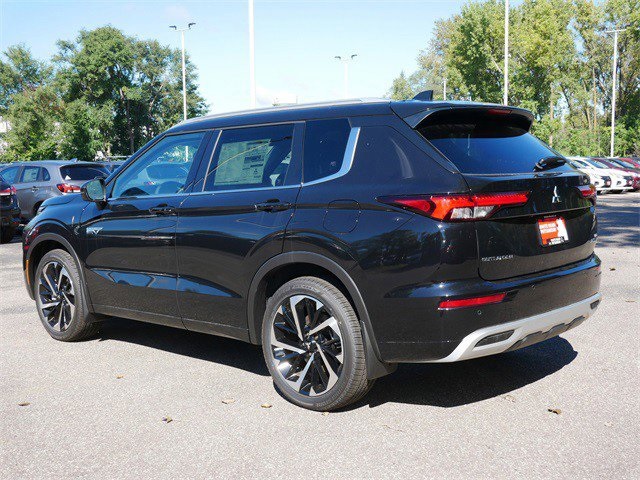 2025 Mitsubishi Outlander PHEV SEL photo 2