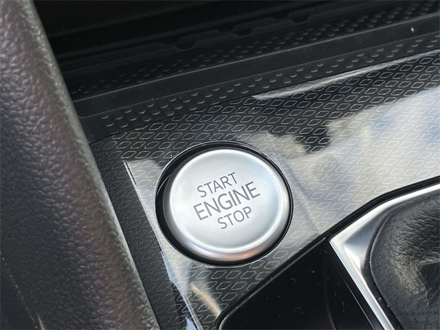 2025 Volkswagen Taos SE photo 25