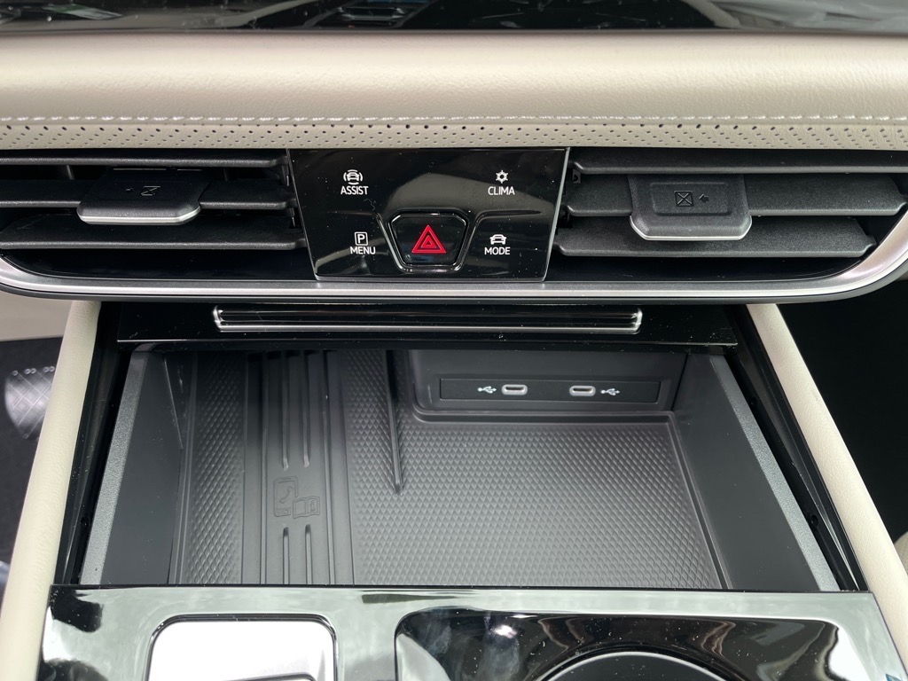 2025 Volkswagen Atlas SE Technology photo 12