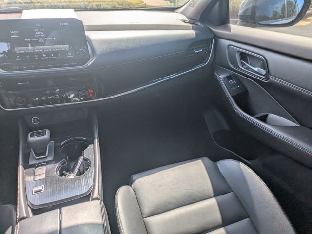 2023 Nissan Rogue SL photo 14