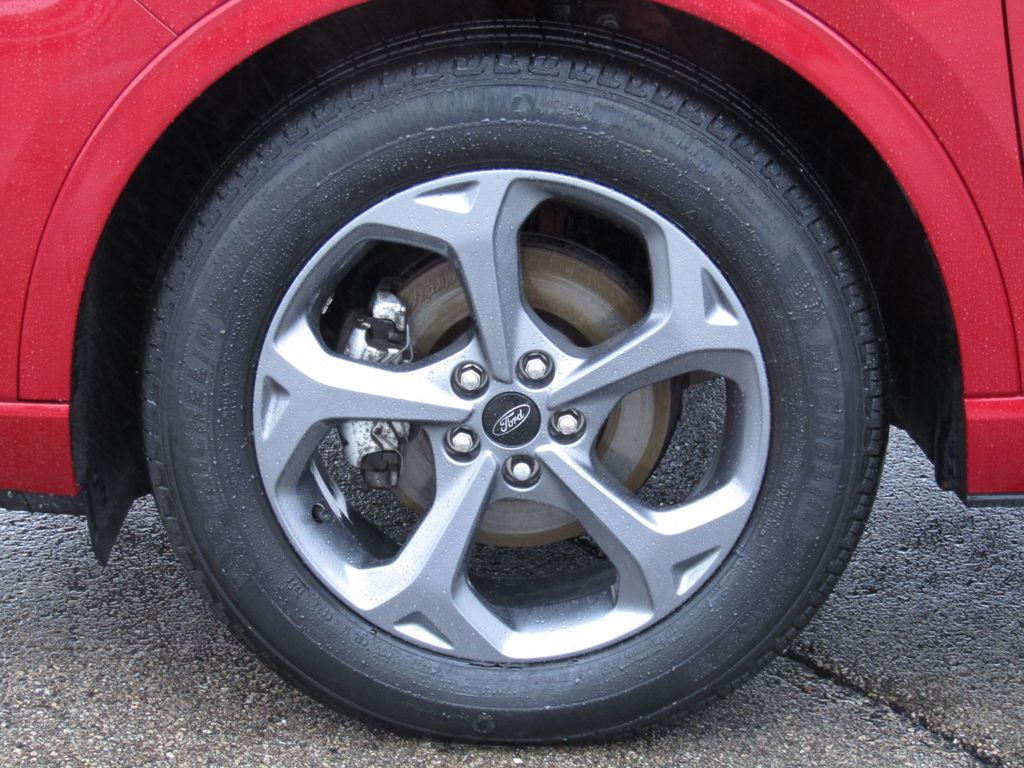 2023 Ford Escape ST-Line photo 4