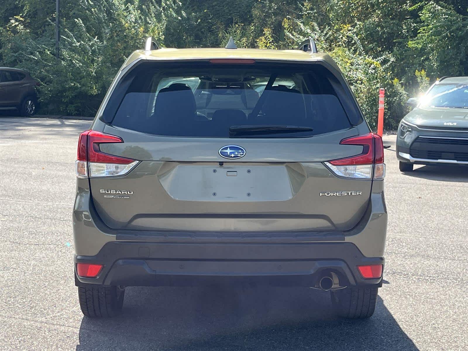 2022 Subaru Forester Limited photo 3