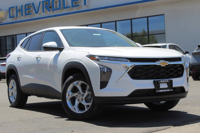 2025 Chevrolet Trax LS