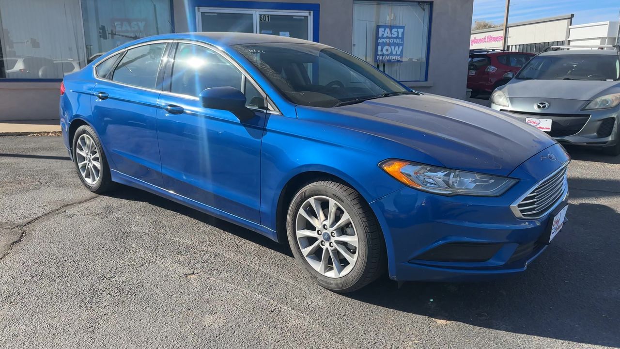 2017 Ford Fusion SE photo 2