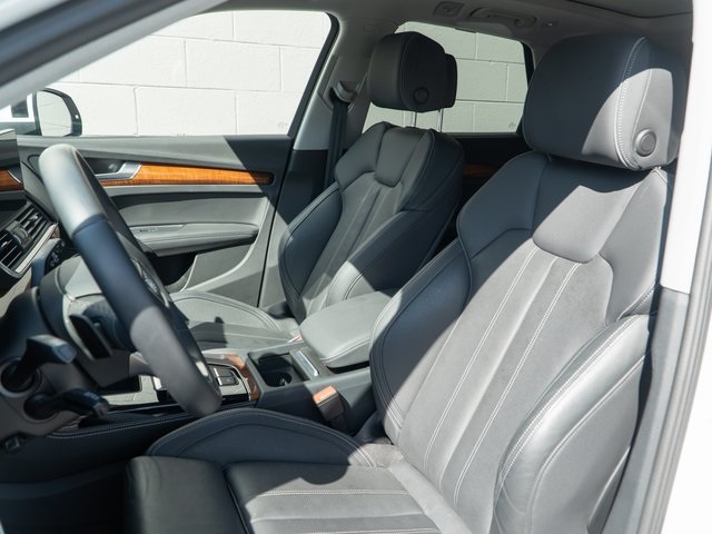2023 Audi Q5 45 S line Prestige Premium photo 3