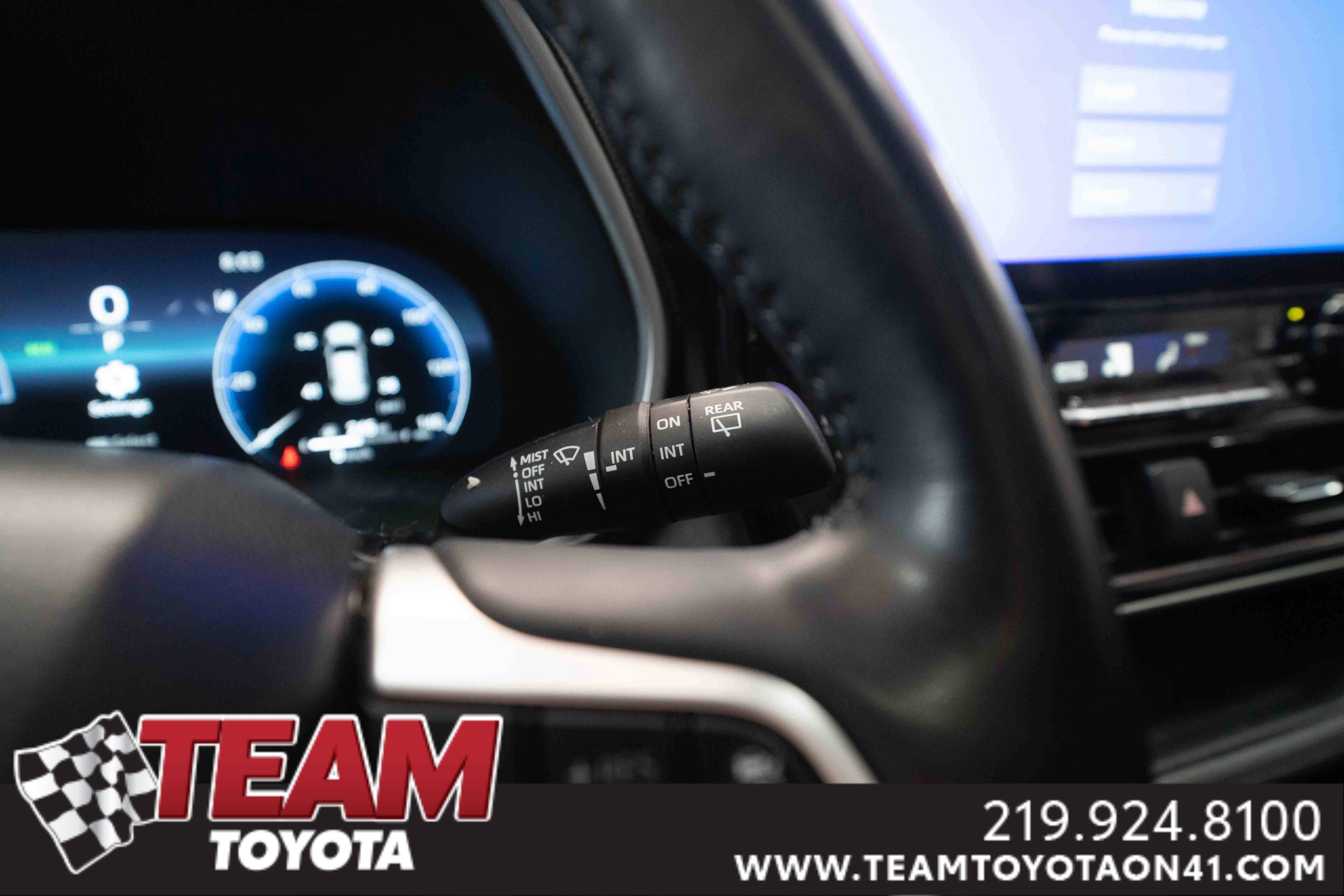 2023 Toyota Highlander Hybrid Limited photo 3