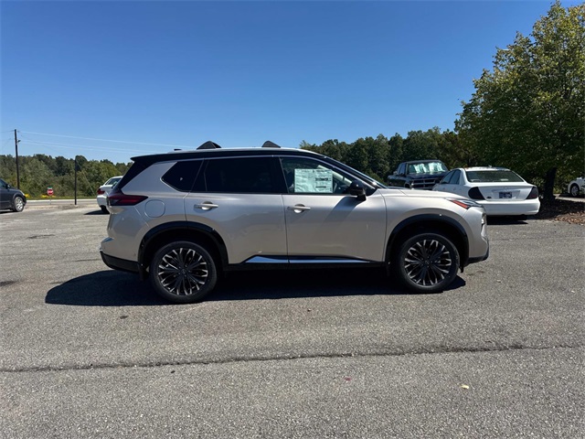 2026 Nissan Rogue Platinum photo 3