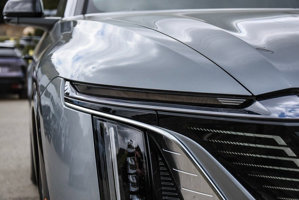 2024 Cadillac Lyriq Sport photo 8