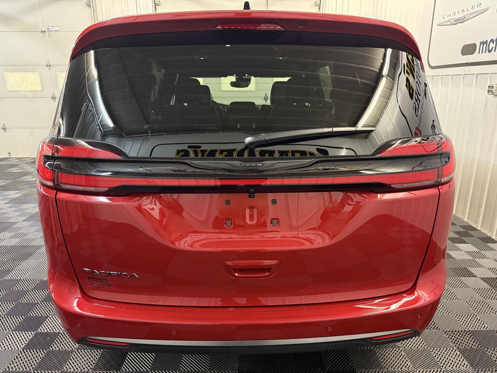2026 Chrysler Pacifica photo 34