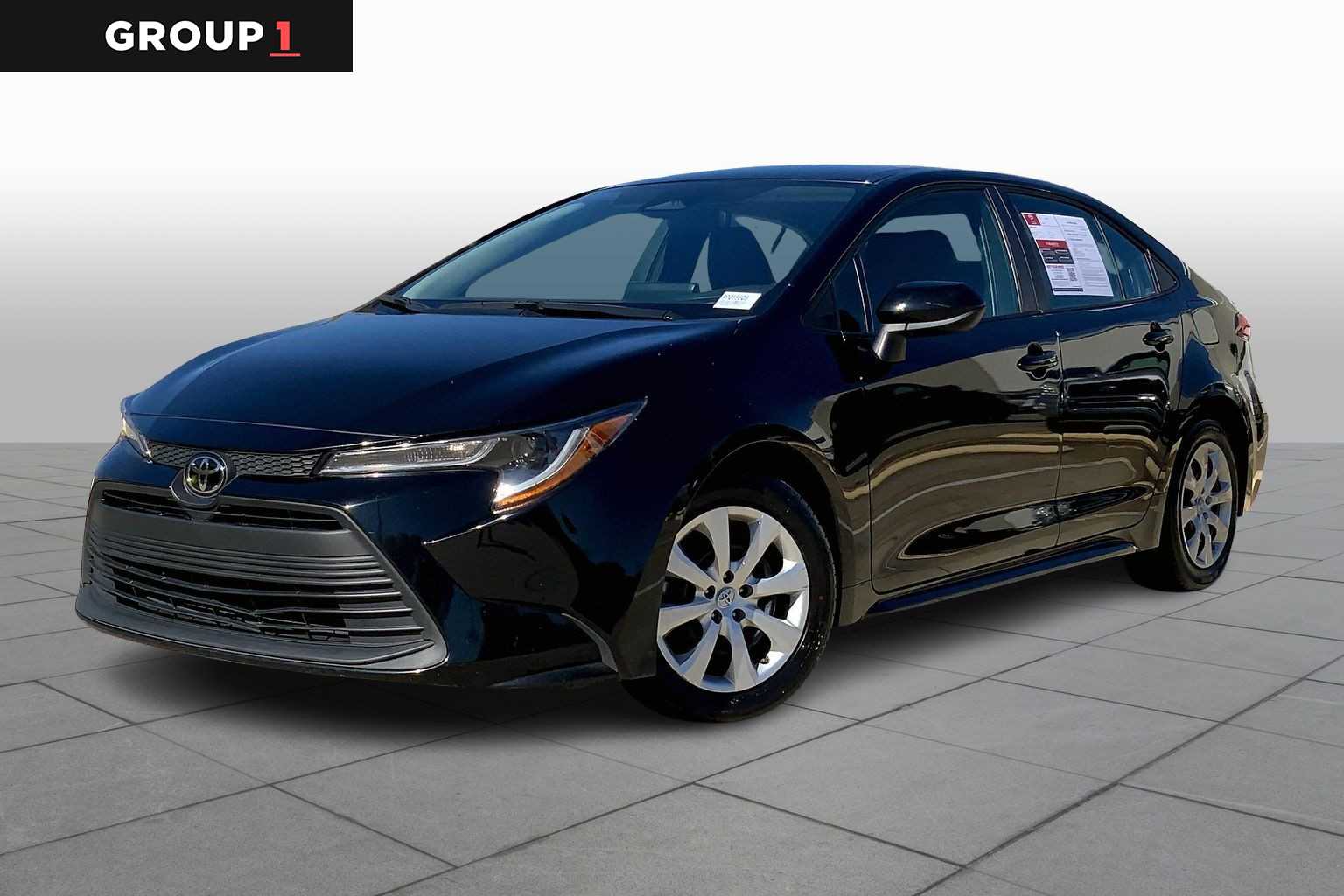 2024 Toyota Corolla LE's photo