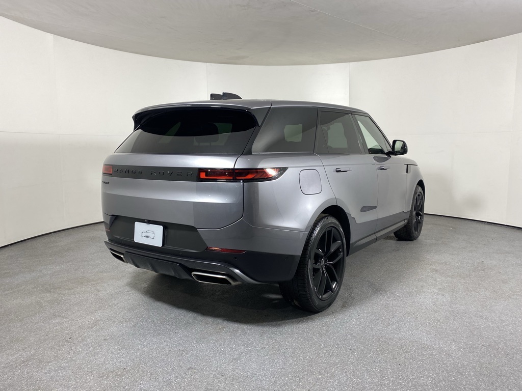 2024 Land Rover Range Rover Sport SE photo 3