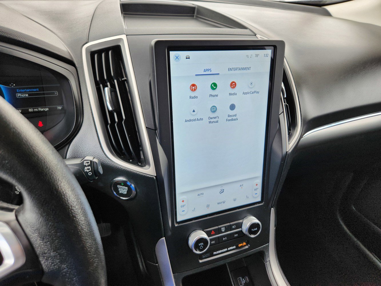 2022 Ford Edge SEL photo 9