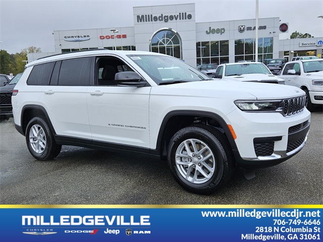 2025 Jeep Grand Cherokee L Laredo's photo