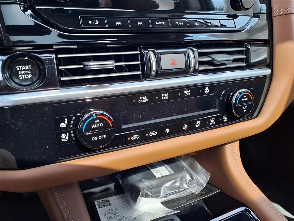 2025 Nissan Pathfinder Platinum photo 16