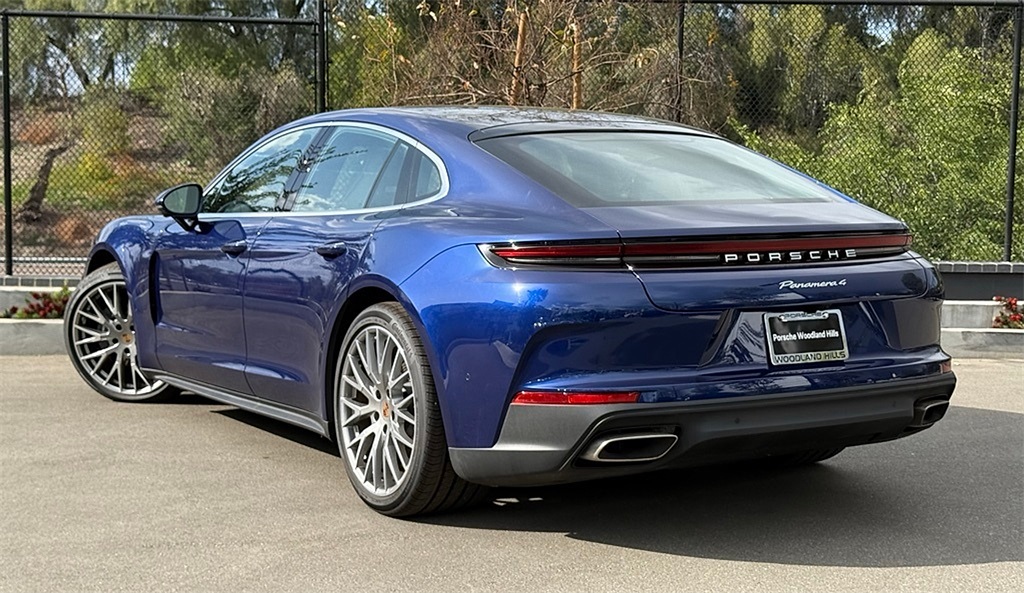 2024 Porsche Panamera 4 photo 2